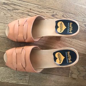 Brand new Swedish Hasbeens Sky high peep toe mules